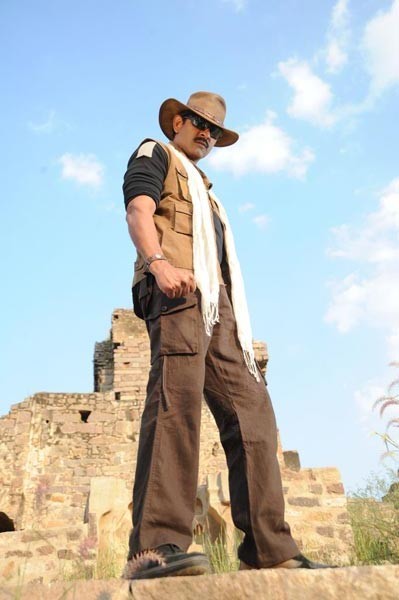 Pravarakyudu Movie - Jagapathi Babu,Priyamani Stills - 27 / 47 photos